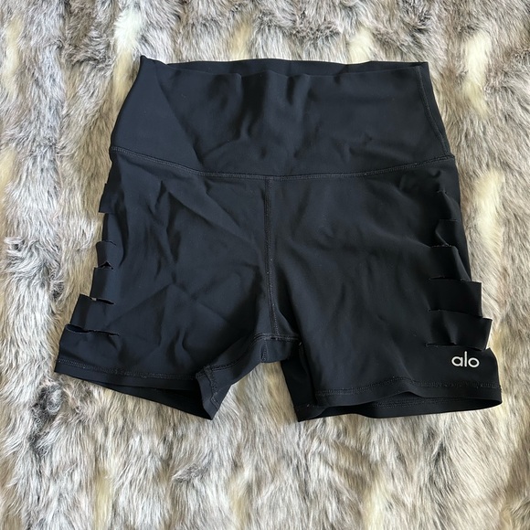 Alo ripped short black sz small - Picture 3 of 6